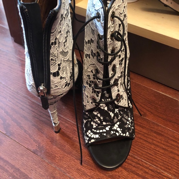 COPY - Givenchy laced up booties - Picture 3 of 6